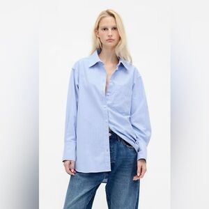 GAP NWT Light Blue and White Striped Casual Shirt